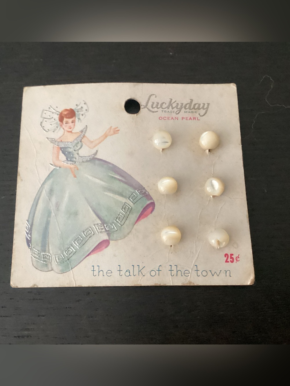 Vintage Authentic LUCKYDAY “Ocean Pearl” Button Card from the 1940s.